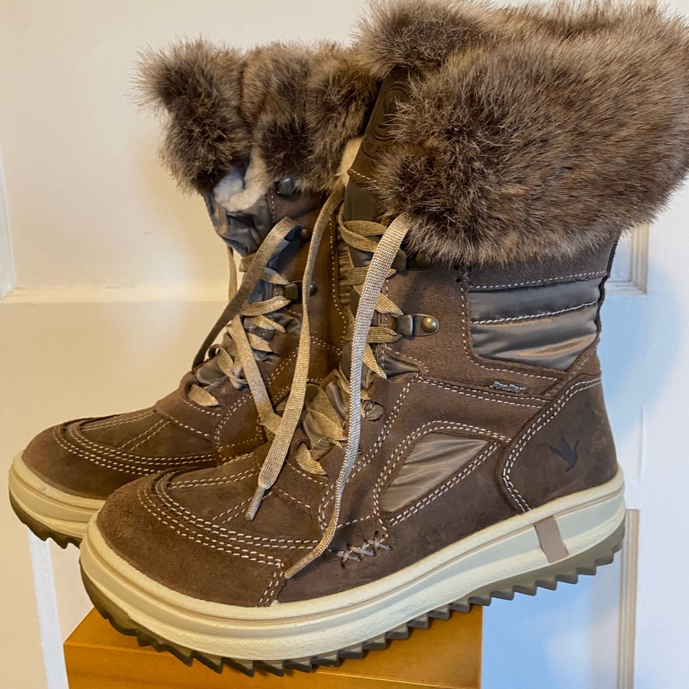 Santana Canada Marta Boot sz 7